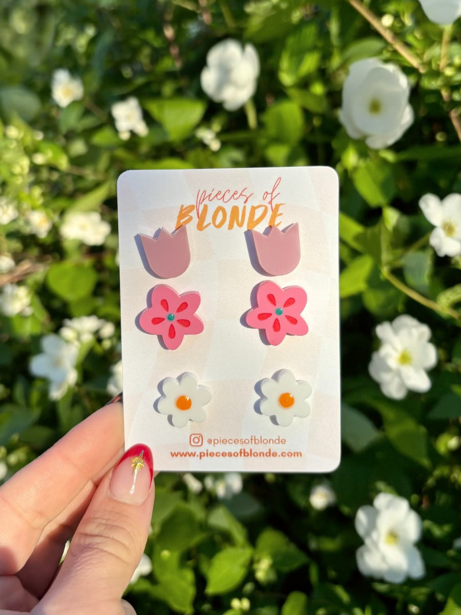 Hello Spring Stud Set